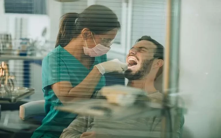 بعد از جراحی دندان عقل چه بخوریم؟